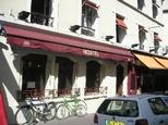 romantic hostels paris