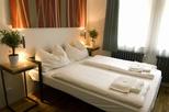 romantic hostels prague